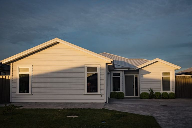 Photo of property in 13 Tutira Place, Poraiti, 4112
