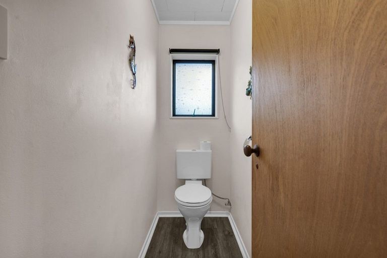 Photo of property in 8a Keats Place, Whalers Gate, New Plymouth, 4310