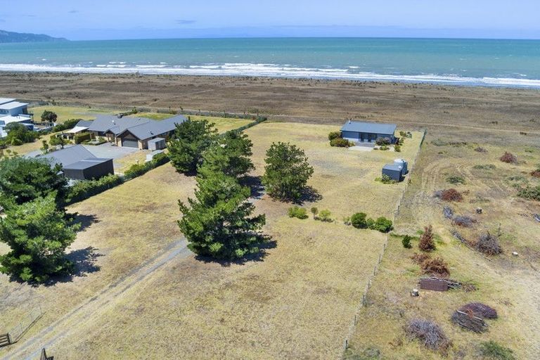 Photo of property in 27 Ocean View Crescent, Rarangi, Blenheim, 7273