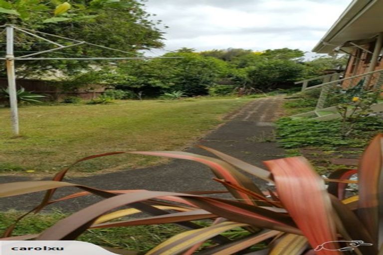 Photo of property in 2/7 Cornelian Crescent, Half Moon Bay, Auckland, 2012