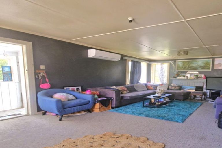 Photo of property in 15 Harker Street, Waipawa, 4210