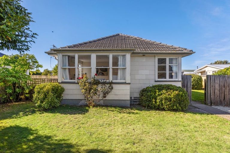 Photo of property in 2a Dickson Crescent, Hornby, Christchurch, 8042