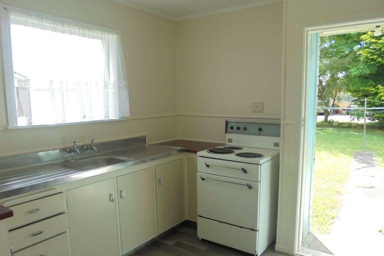 Photo of property in 33a Southsea Crescent, Silverdale, Hamilton, 3216