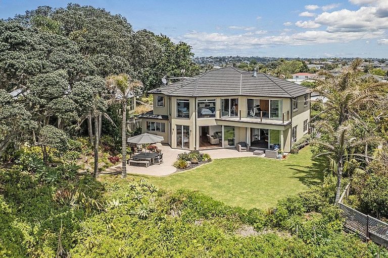 Photo of property in 24 Cliff Road, Torbay, Auckland, 0630