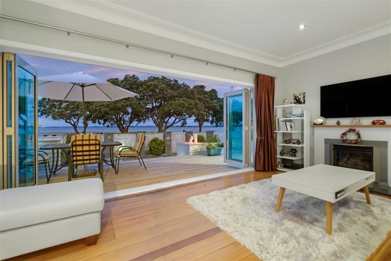 Photo of property in 23 Shelly Beach Parade, Cockle Bay, Auckland, 2014