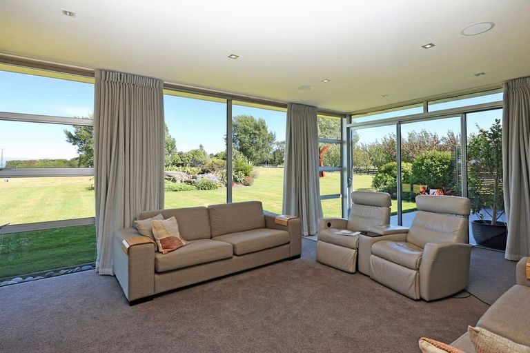 Photo of property in 141 Awamoa Road, Holmes Hill, Oamaru, 9401