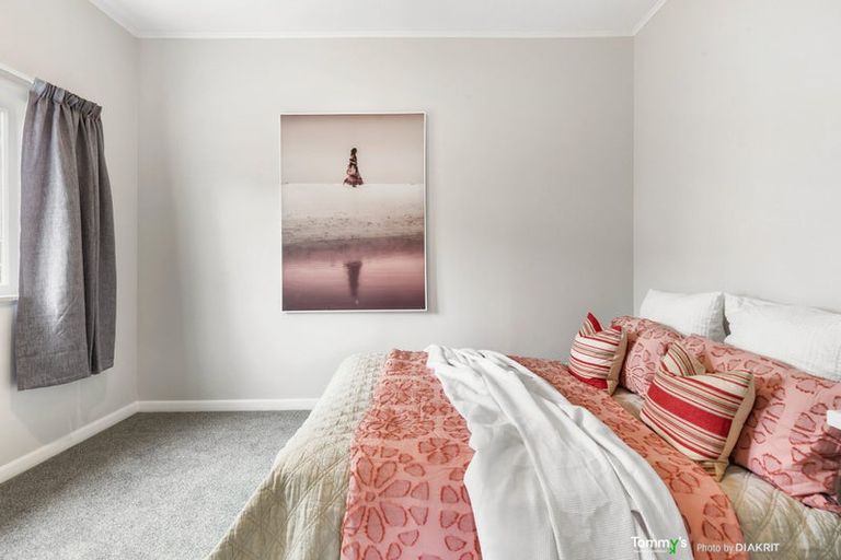 Photo of property in 37 Ironside Road, Johnsonville, Wellington, 6037