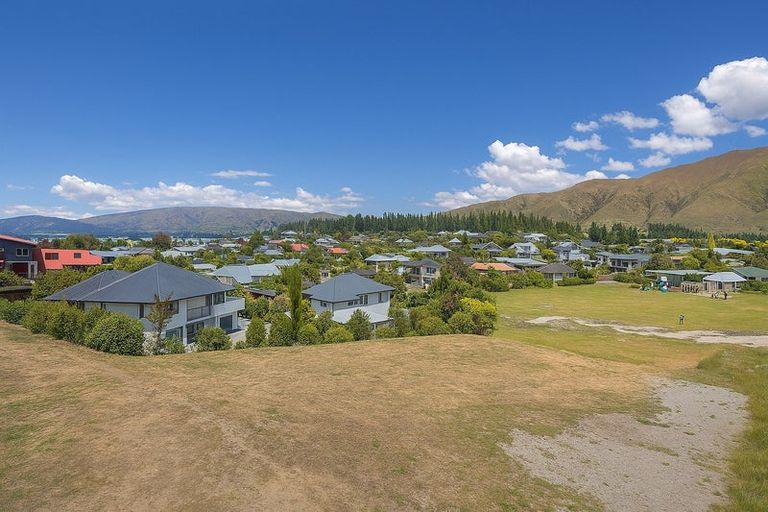 Photo of property in 46 Kings Drive, Wanaka, 9305