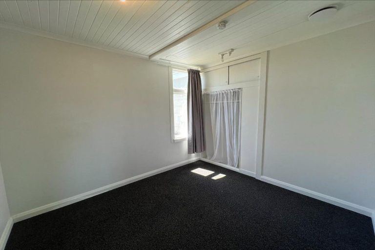 Photo of property in 33 Rangiora Street, Castlecliff, Whanganui, 4501