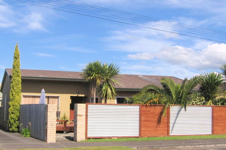 Photo of property in 22a Ngatai Road, Otumoetai, Tauranga, 3110