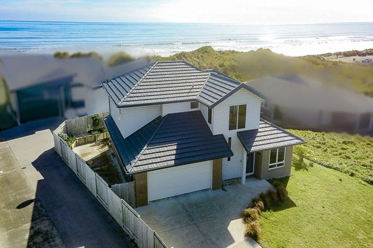 Photo of property in 6 Marine Parade South, Foxton Beach, Foxton, 4815