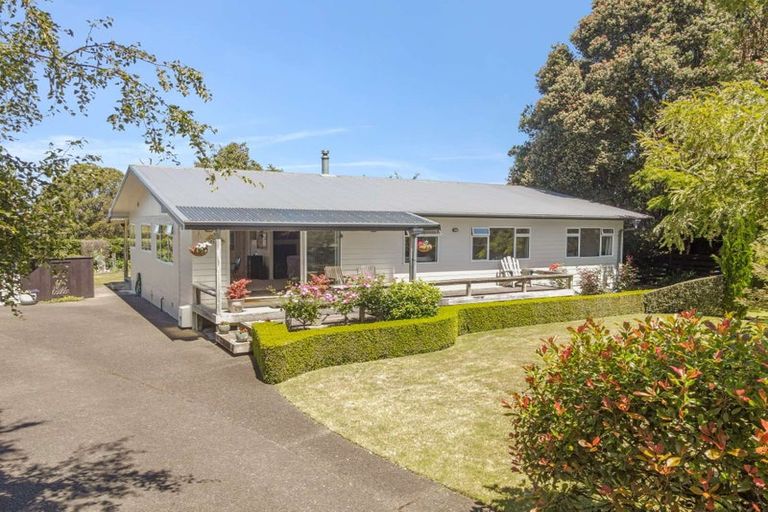 Photo of property in 18 Pickwick Road, Otamatea, Whanganui, 4571