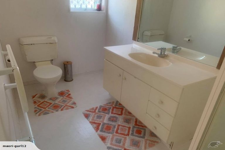 Photo of property in 123 Hobsonville Road, West Harbour, Auckland, 0618