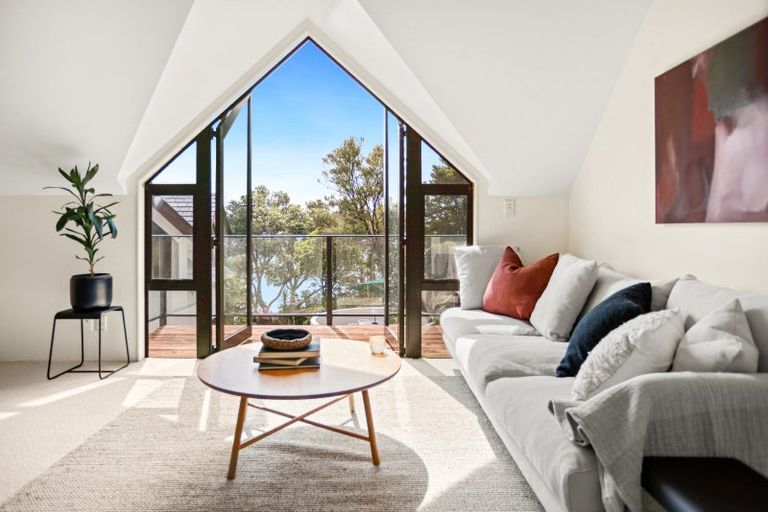 Photo of property in 16 James Clendon Place, Okiato, Russell, 0272