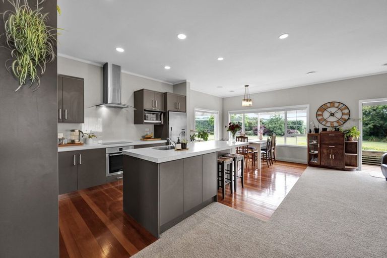 Photo of property in 1048 Normanby Road, Manaia, Hawera, 4678