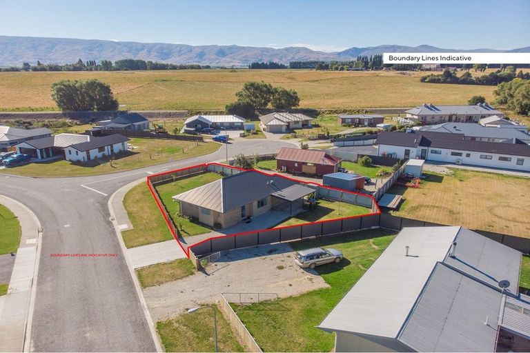 Photo of property in 2 Half Time Close, Omakau, 9376