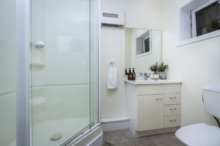 Photo of property in 14 Havenwood Place, Birkenhead, Auckland, 0626