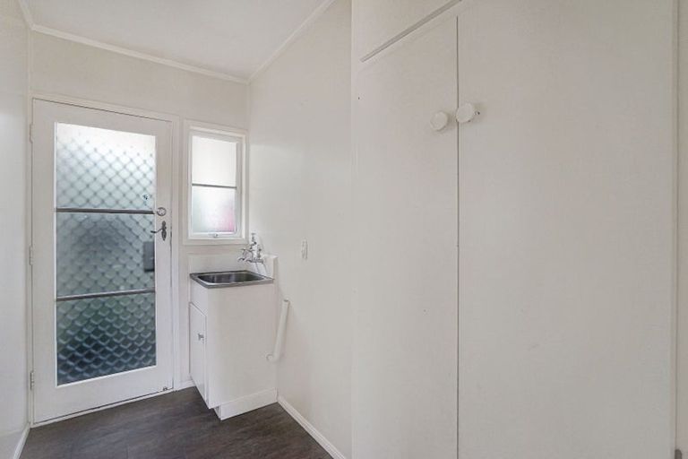 Photo of property in 1/2 Onslow Road, Papakura, 2110