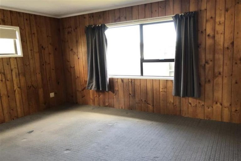 Photo of property in 45a Sutton Crescent, Papakura, 2110