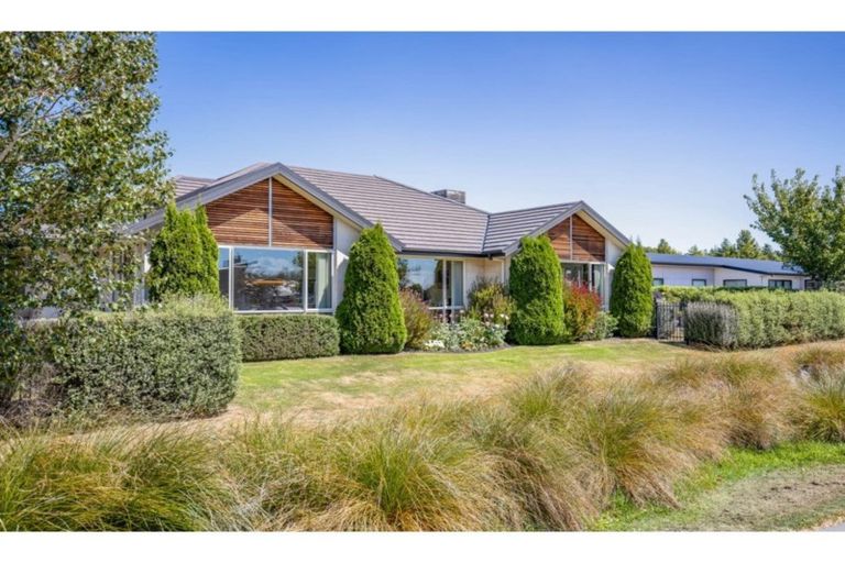 Photo of property in 4 Bernice Crescent, Yaldhurst, Christchurch, 8042