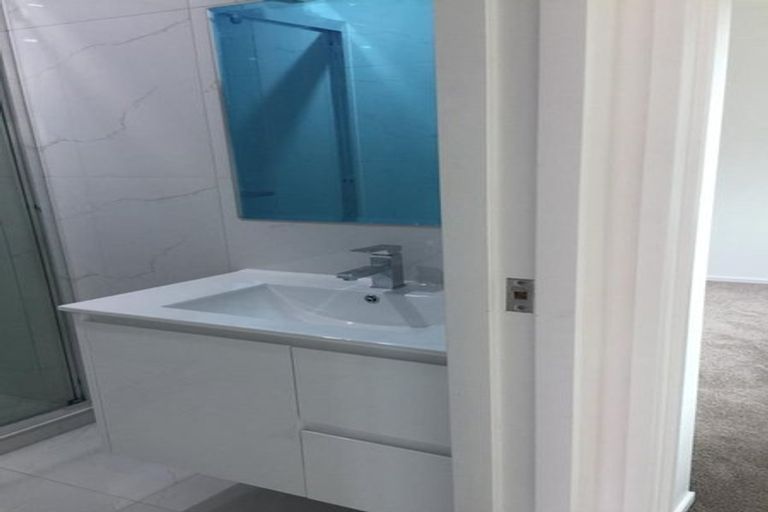 Photo of property in 2c Laurie Avenue, Papakura, 2110