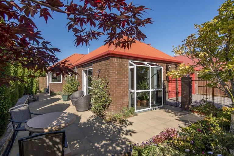 Photo of property in 4 Claverley Gardens, Avonhead, Christchurch, 8042
