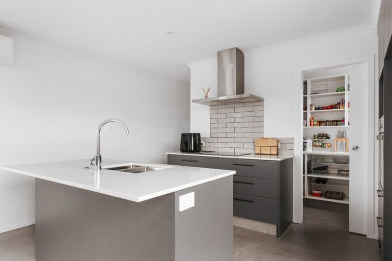 Photo of property in 20 Atutahi Lane, Papamoa, 3118