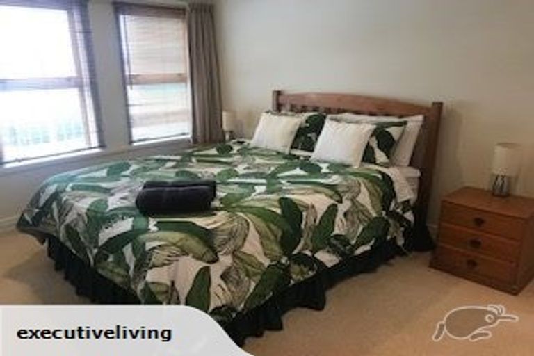 Photo of property in 1b Queen Street, New Plymouth, 4310