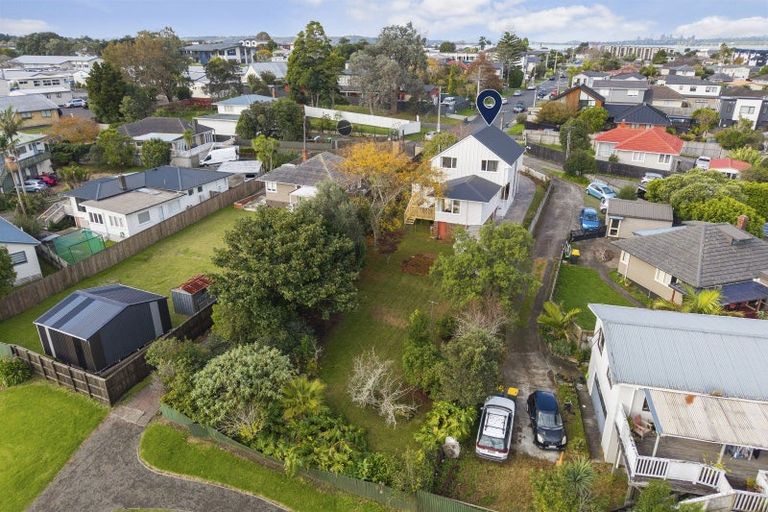 Photo of property in 38 Toru Street, Te Atatu Peninsula, Auckland, 0610