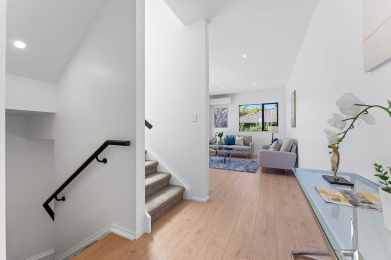 Photo of property in 9 Rosedale Road, Pinehill, Auckland, 0632