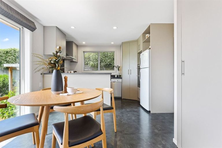 Photo of property in 28 Laing Crescent, Heathcote Valley, Christchurch, 8022