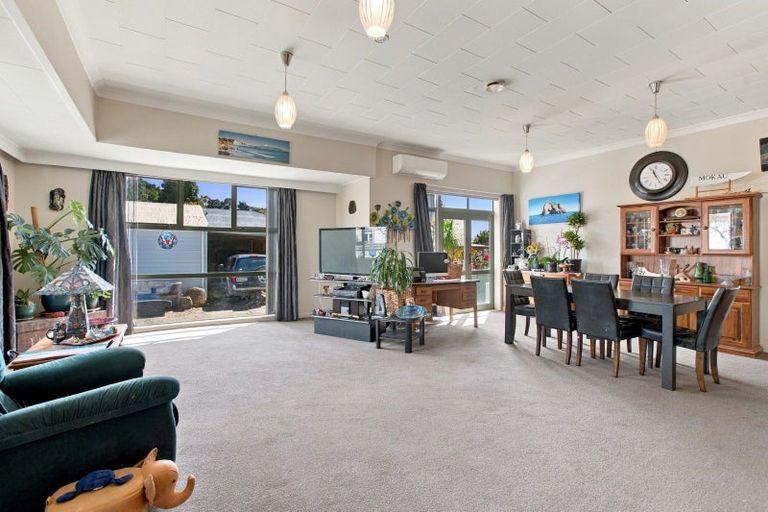 Photo of property in 30 Memorial Place, Waitara, 4320