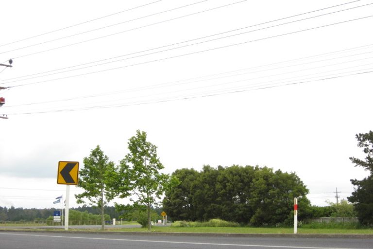 Photo of property in 391 Main Road, Huapai, Kumeu, 0810