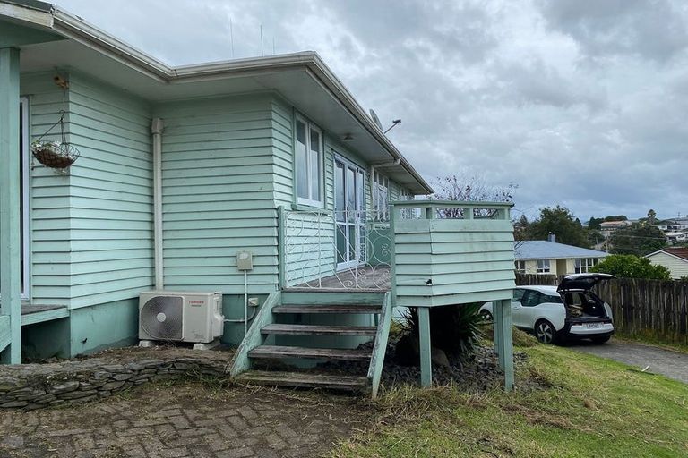 Photo of property in 33 Henderson Crescent, Parkvale, Tauranga, 3112