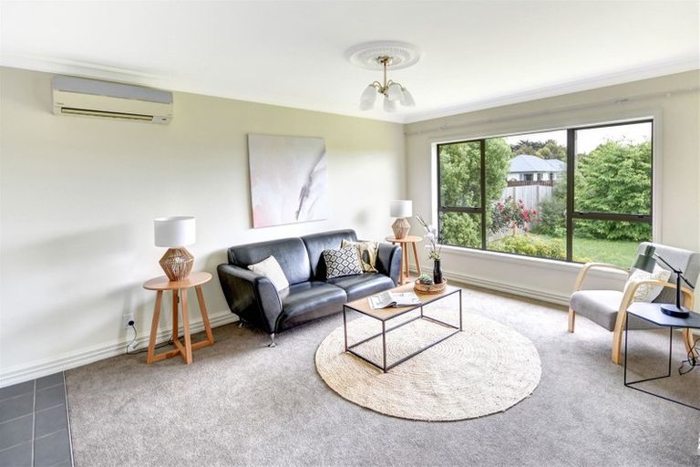 Photo of property in 32 Wingatui Road, Mosgiel, 9024