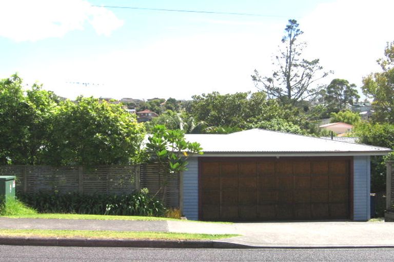 Photo of property in 73 Saddleback Rise, Murrays Bay, Auckland, 0630