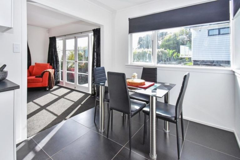 Photo of property in 32a Barberton Terrace, Red Hill, Papakura, 2110