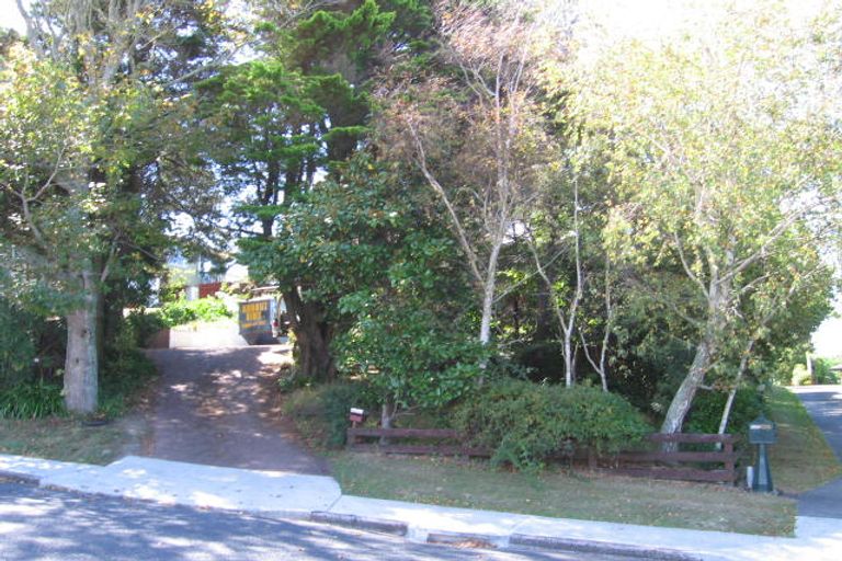 Photo of property in 6 Geoffrey Road, Torbay, Auckland, 0630