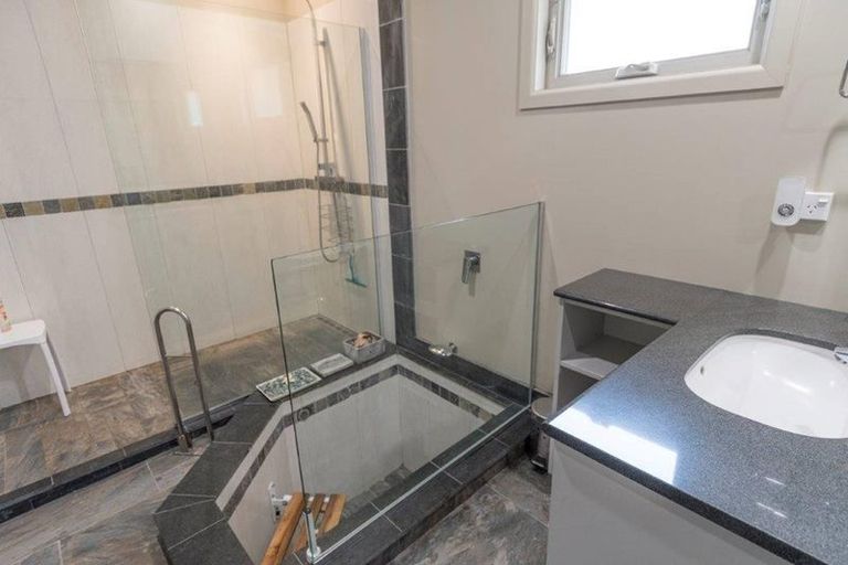 Photo of property in 77 Harbour View Road, Omokoroa, 3114