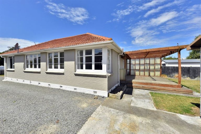 Photo of property in 12 Boyne Avenue, Northcote, Christchurch, 8052