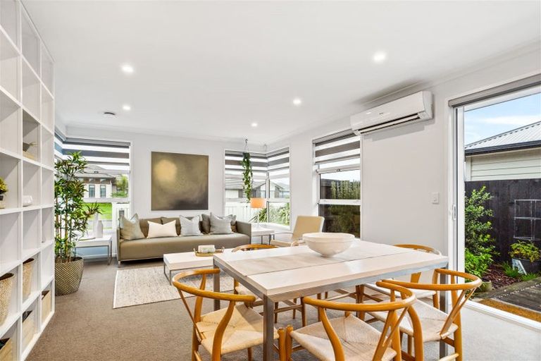 Photo of property in 5 Aporo Drive, Kumeu, 0810