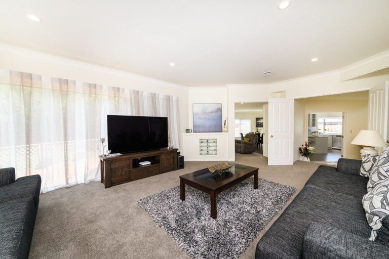 Photo of property in 96 Pacific Drive, Fitzherbert, Palmerston North, 4410