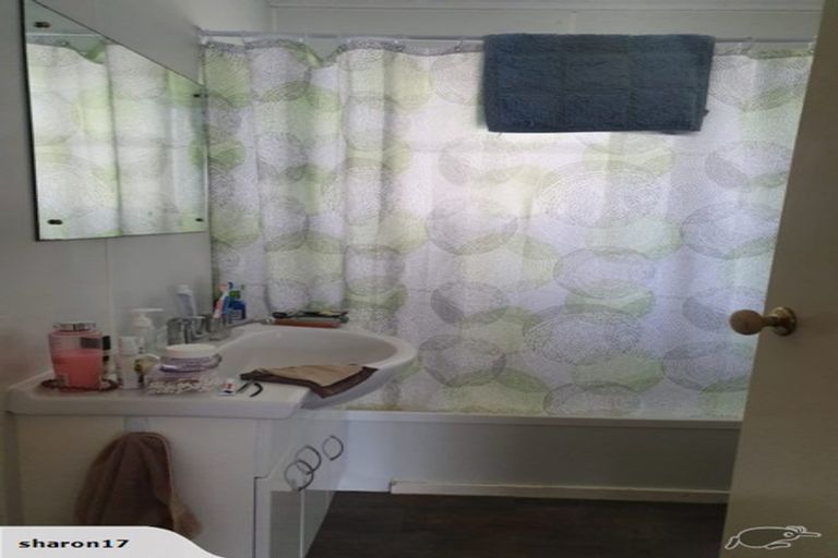 Photo of property in 24 Lyford Crescent, Sunnynook, Auckland, 0620