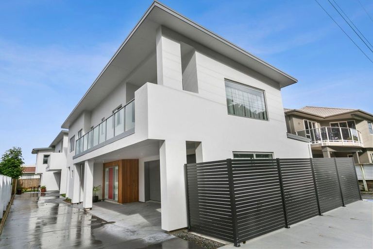 Photo of property in 15 Bulkeley Terrace, New Plymouth, 4310