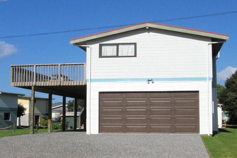 Photo of property in 3 Riverview Road, Cooks Beach, Whitianga, 3591