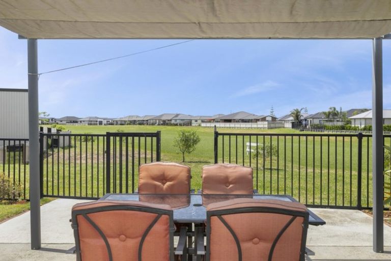 Photo of property in 16 Manuka Street, Papamoa Beach, Papamoa, 3118