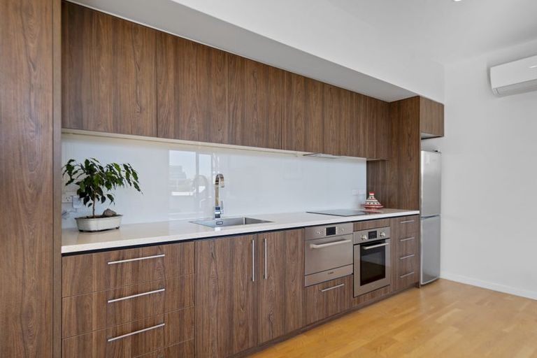 Photo of property in 1/50 Kilmore Street, Christchurch Central, Christchurch, 8013