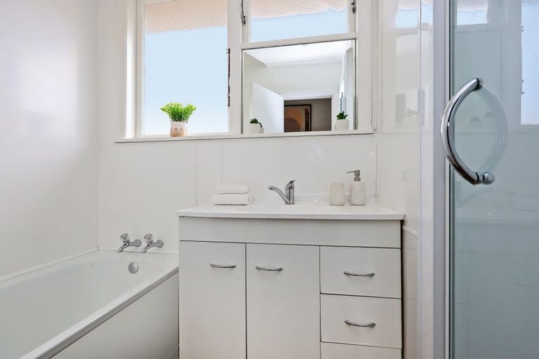 Photo of property in 25 Tasman Street, Havelock North, 4130