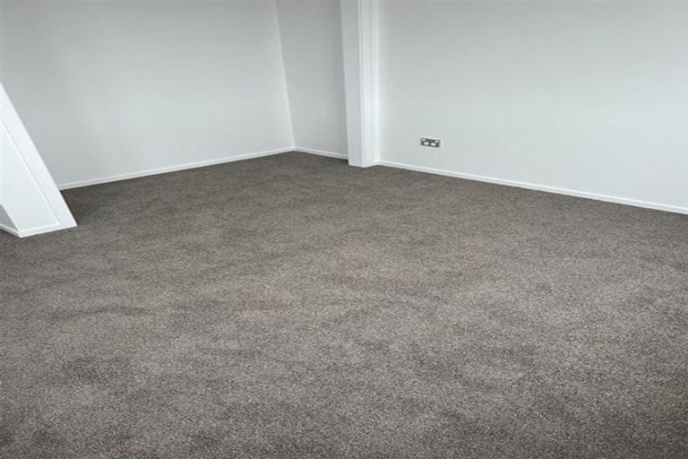 Photo of property in 25 Stitchbird Crescent, Papakura, 2110