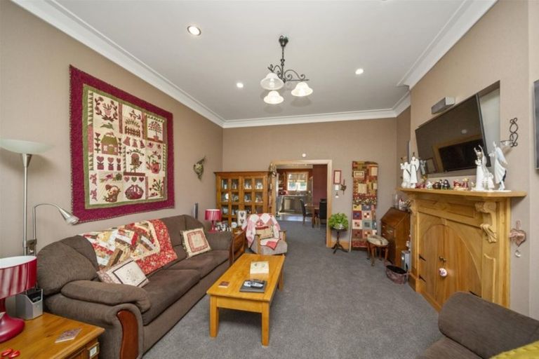 Photo of property in 81 Collins Street, Hawera, 4610